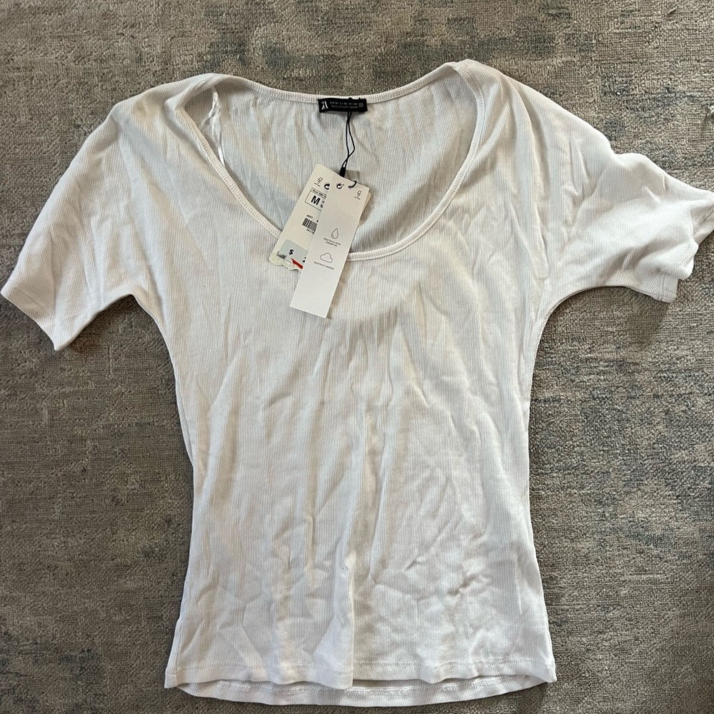ZARA T-SHIRT